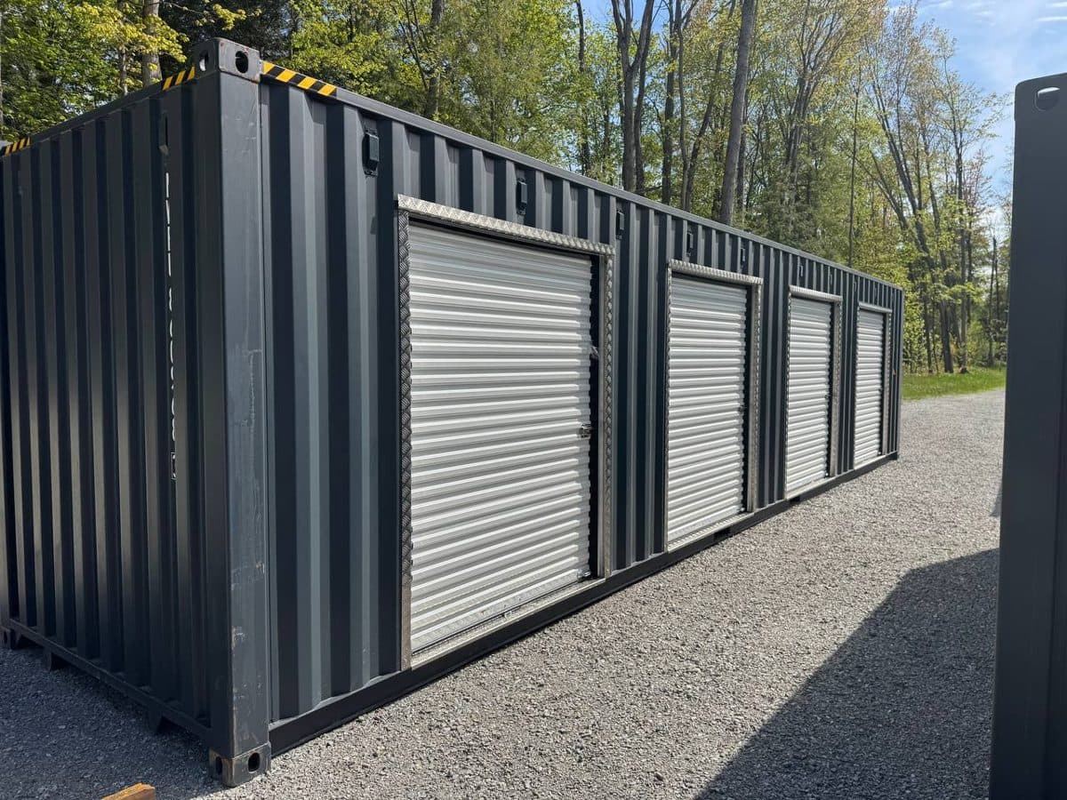 40ft with multiple roll-up doors